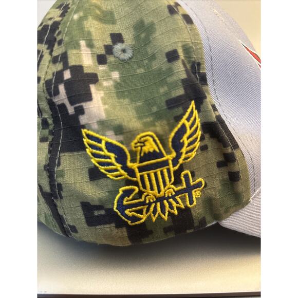 7.62 Design Washington Capitals Gray Camo Baseball Hat -Salute to Service NWT - Picture 2 of 7